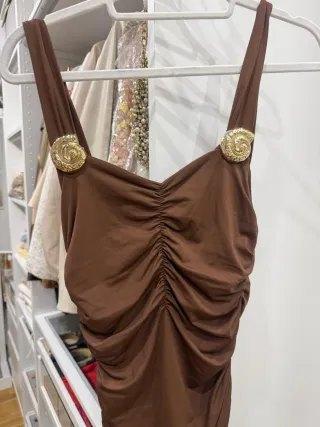 Vestido marrón drapeado