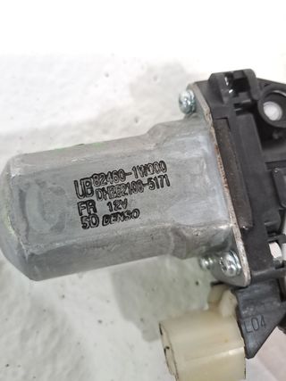 MOTOR ELEVALUNAS DELANTERO DERECHO KIA RIO (YB)