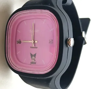 Reloj Kuromi Sanrio Pulsera Negra Morado