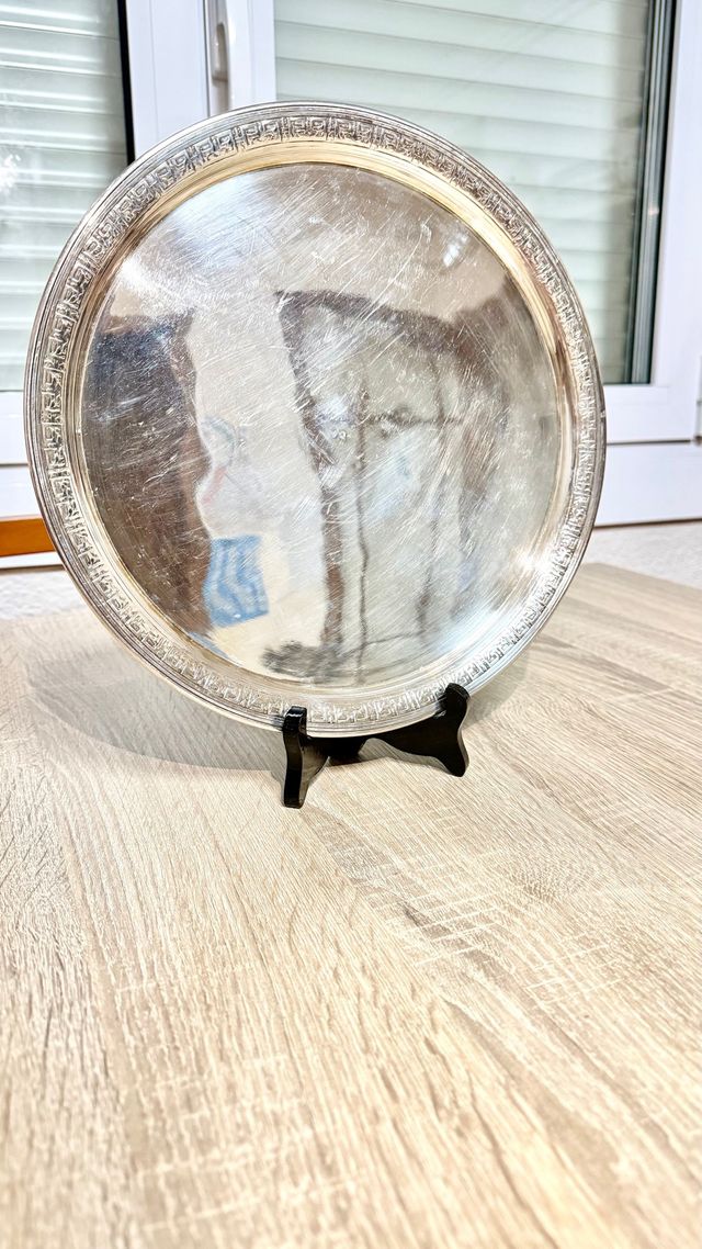 Piatto vintage argentato con bordo inciso