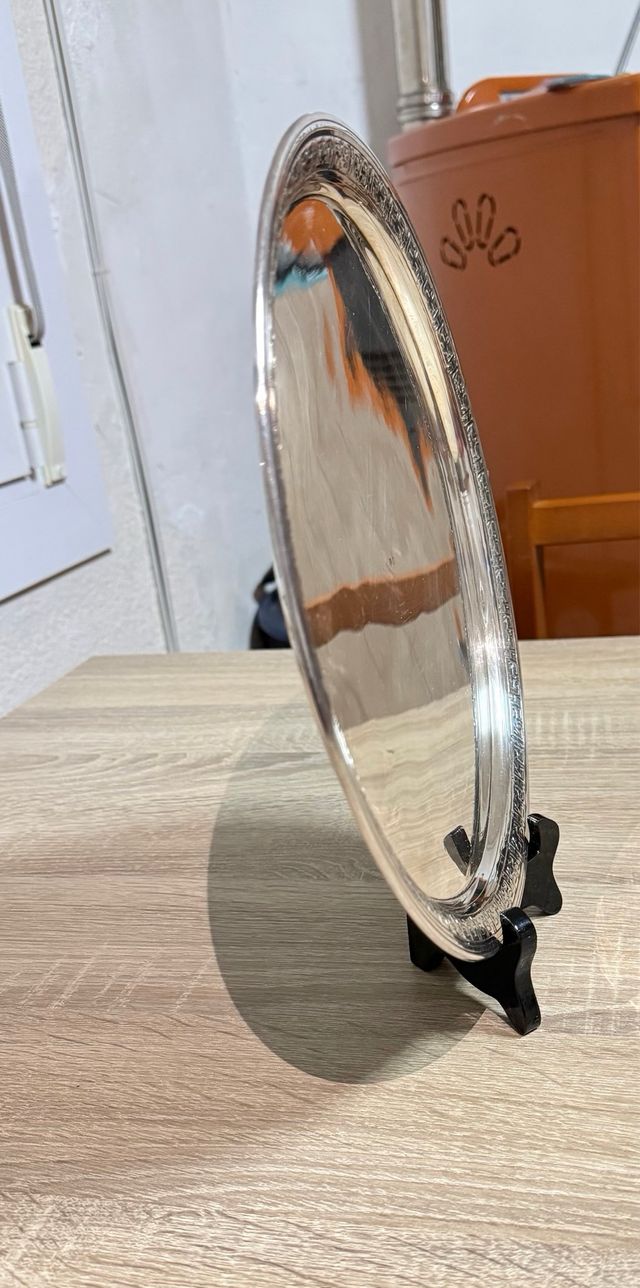 Piatto vintage argentato con bordo inciso