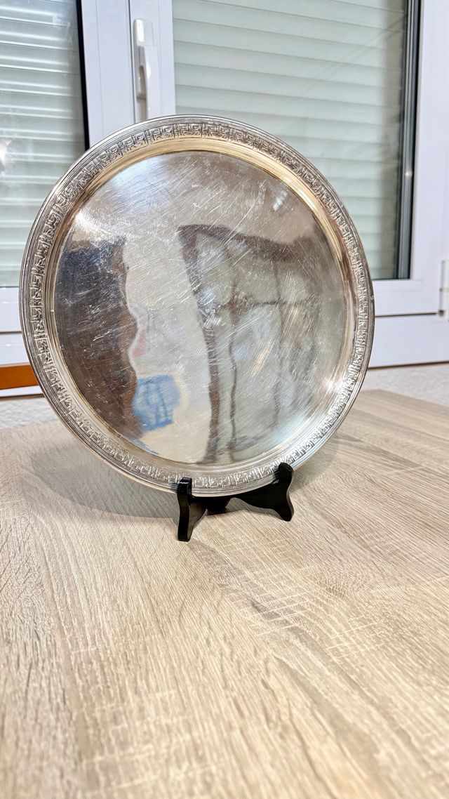 Piatto vintage argentato con bordo inciso