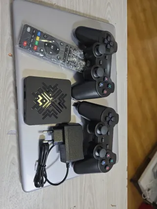 Consola GAMEBOX Android TV Box + 2 Mandos