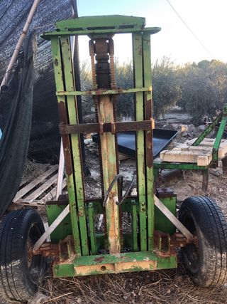 Elevador tractor 2.500 kg