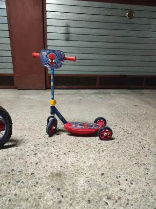 Patinete 3 Ruedas Spiderman
