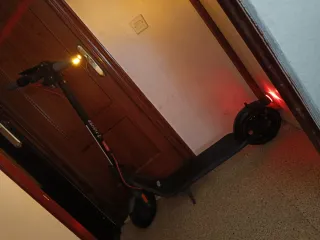 Patinete eléctrico negro