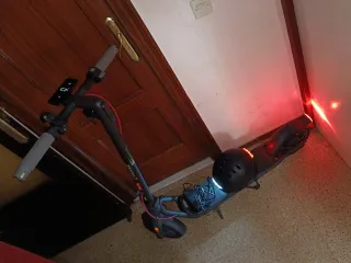 Patinete eléctrico negro