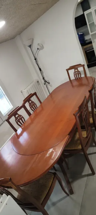 Tavolo da pranzo estensibile con 6 sedie