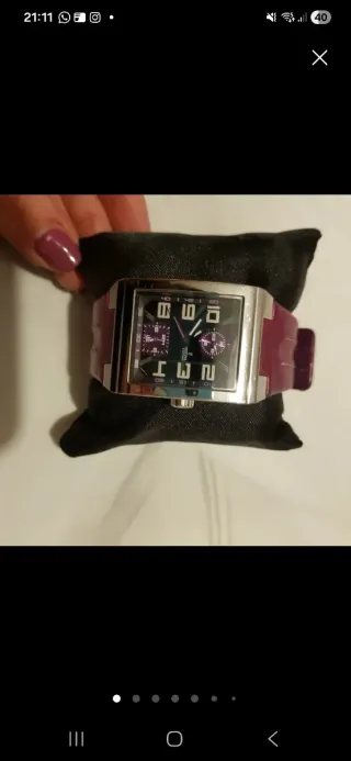 Relojes: Festina Morado mujer y negro hombre