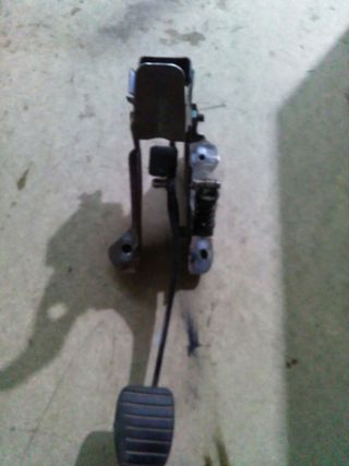 PEDAL EMBRAGUE DACIA LODGY (2)