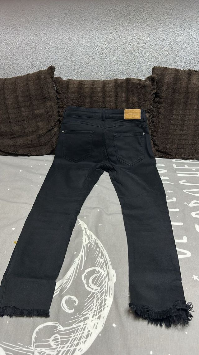 Pantalón vaquero negro