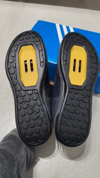 Adidas Five Ten Hellcat talla 42 2/3