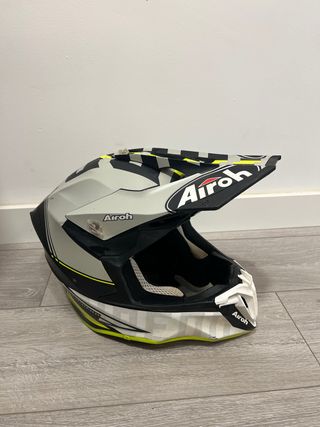 Casco Airoh