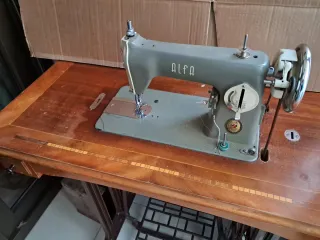 Máquina de coser Alfa