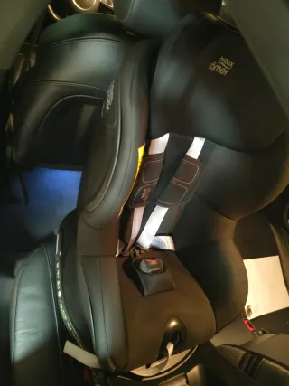 Silla de coche giratoria marca Britax Romer