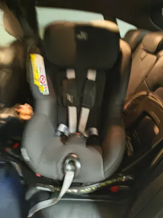Silla de coche giratoria marca Britax Romer