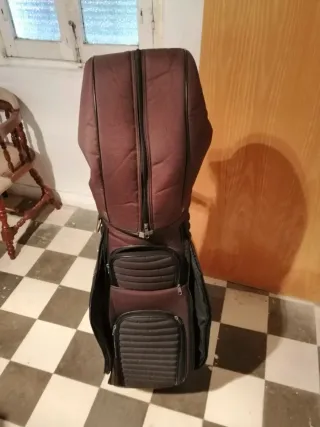 Bolsa de golf marrón