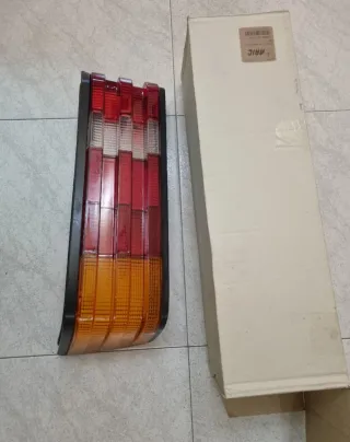 Piloto trasero Mercedes 190