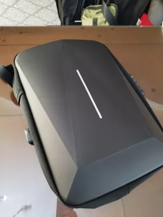 Zaino porta PC rigido uomo nero