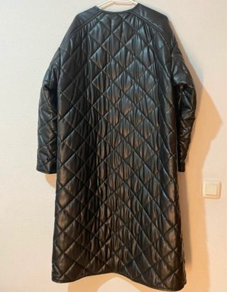 Abrigo largo efecto piel Zara