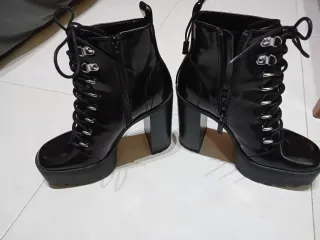 Botas Zara plataforma tacón negras