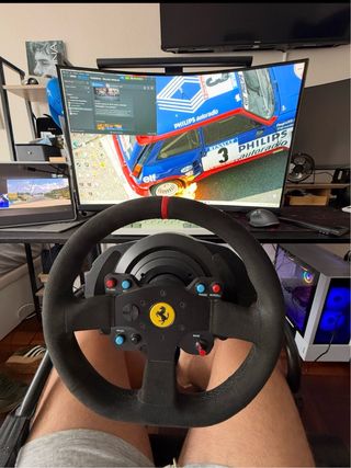 Volante Thrustmaster T300 RS + volante Ferrari
