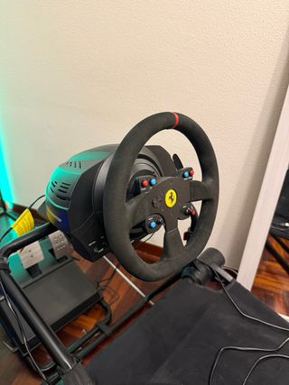 Volante Thrustmaster T300 RS + volante Ferrari