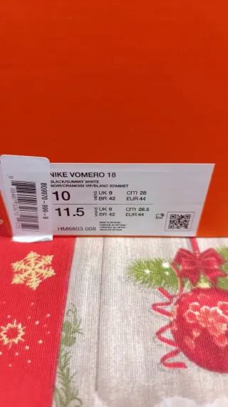 NIKE VOMERO 18 T44