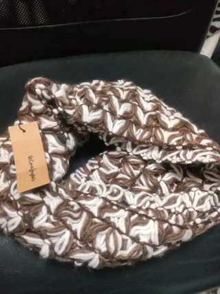 Cuello tejido mujer marrón y blanco