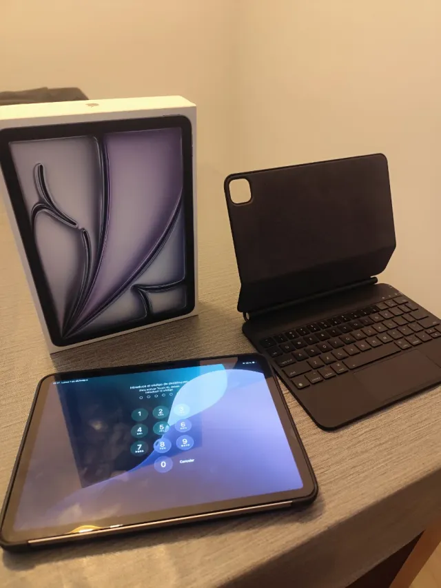iPad Air M2 2024 + teclado tipo Magic keyboard