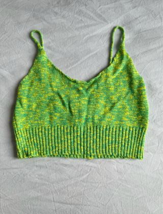 Top de punto verde y amarillo