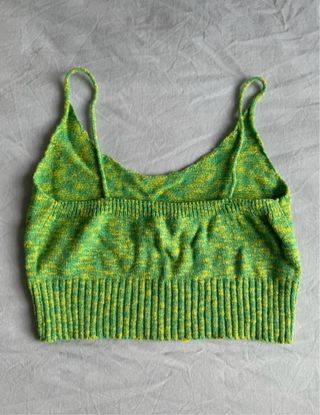 Top de punto verde y amarillo