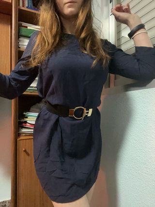 Vestido azul marino (no incluye el cinturón)