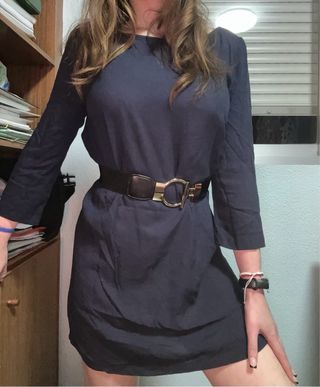 Vestido azul marino (no incluye el cinturón)