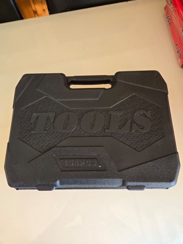 Kit completo di strumenti Juego de Llaves con 108 pezzi