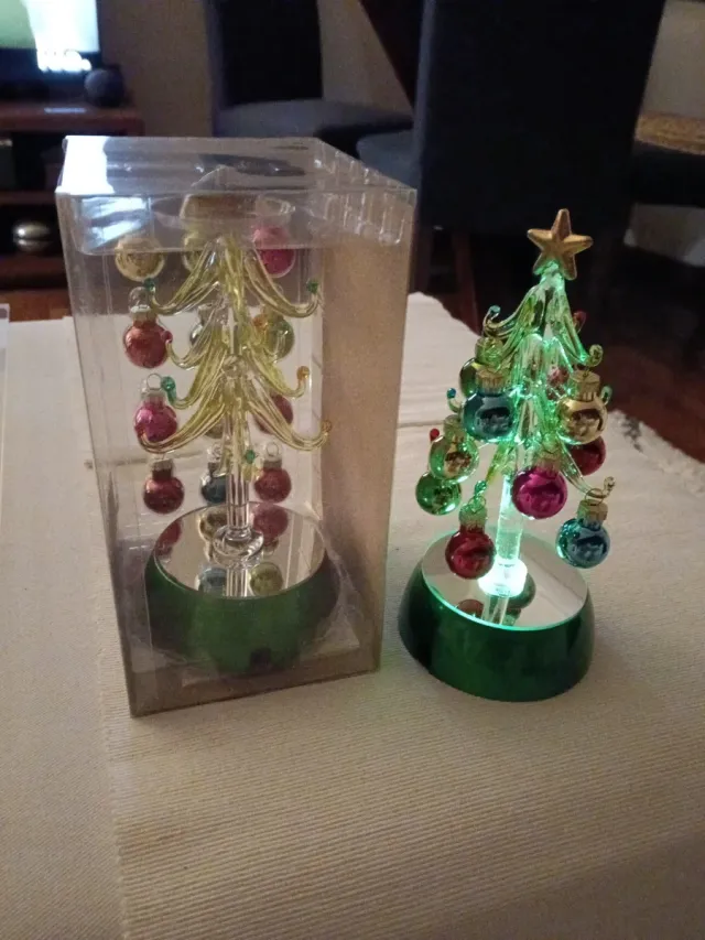 Árbol de cristal con luces y bolas 8x18 cm