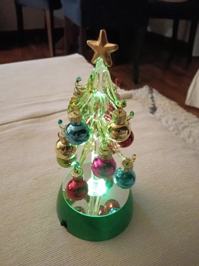 Árbol de cristal con luces y bolas 8x18 cm