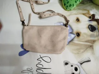 Bolso beis.