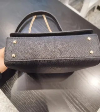 Borsa Guess tracolla catena regolabile nera