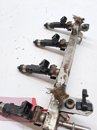 RAMPA INYECTORA OPEL CORSA D (6)