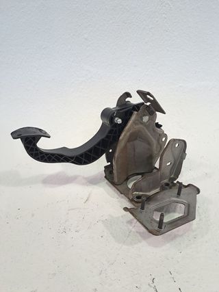 PEDAL EMBRAGUE PEUGEOT 208 (2)