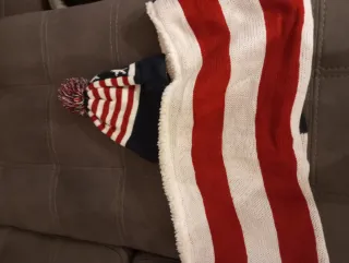 Sciarpone e cappello bandiera americana