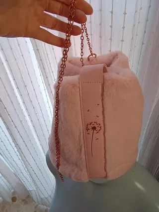 Bolso de peluche rosa bombonera