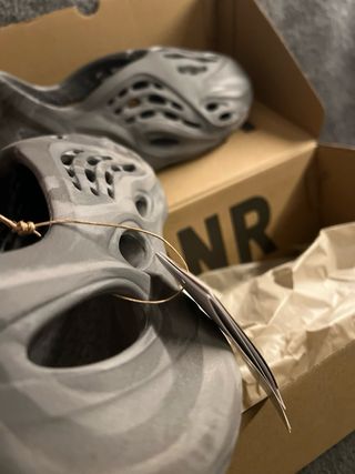 Yeezy Foam Runner Gris Multicolor