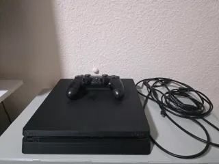 PS4 Slim 500GB + Mando Original + juegos