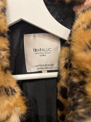 Chaqueta pelo estampado leopardo Zara