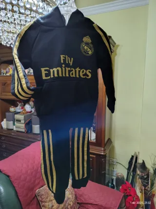 Chándal de invierno Real Madrid de Niño talla 10