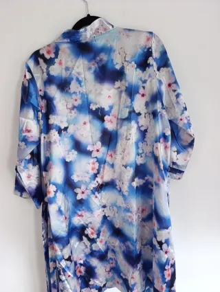 Bata Kimono Seda Flores Talla M