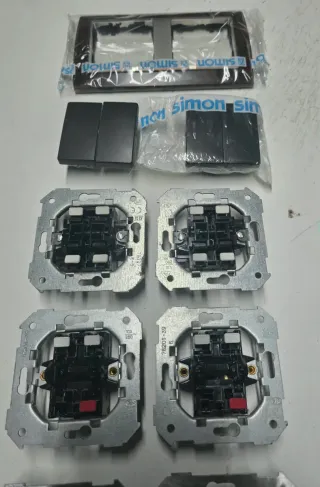 Simón 82 Mecanismos y tapas