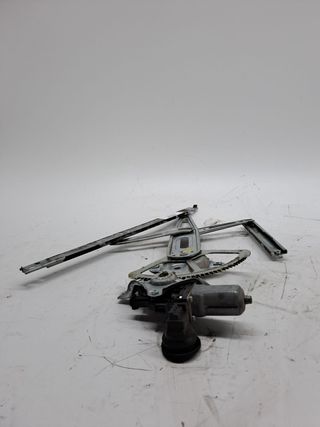 ELEVALUNAS DELANTERO DERECHO TOYOTA YARIS (3)